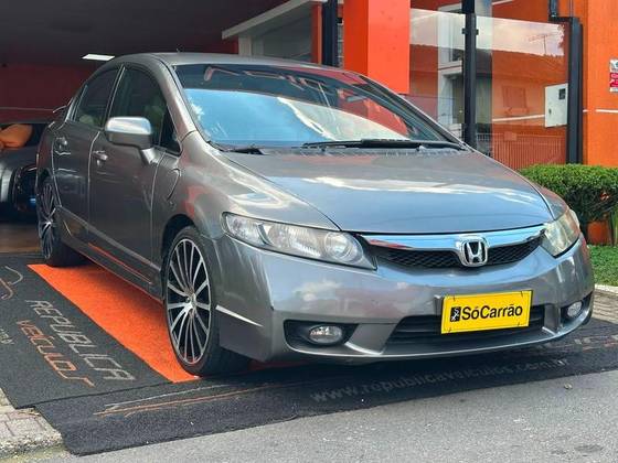 HONDA CIVIC 1.8 LXS 16V FLEX 4P AUTOMÁTICO HONDA CIVIC 1.8 LXS 16V FLEX 4P AUTOMÁTICO